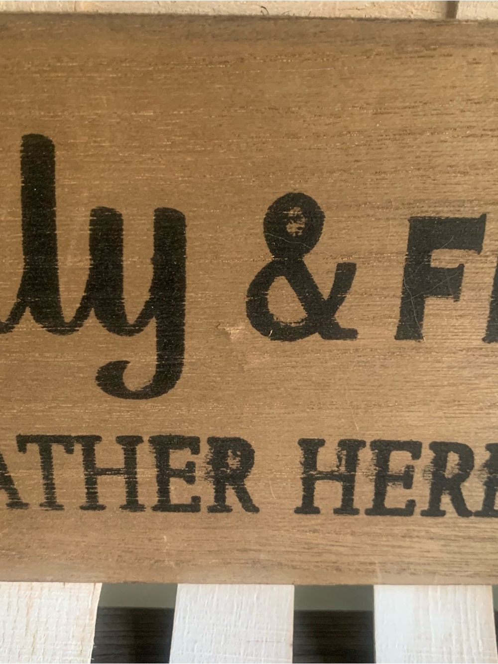 Farmhouse Wall Sign Family & Friends Gather Here - Picture 2 of 8
